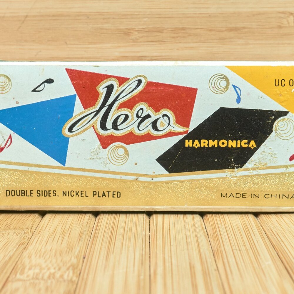 Vintage Hero Harmonica UC 076, with original box, and napkin, Made in China
